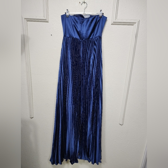 Lulus Perfected Elegance Navy Blue Satin Pleated Strapless Maxi Dress M Wedding - Picture 7 of 9